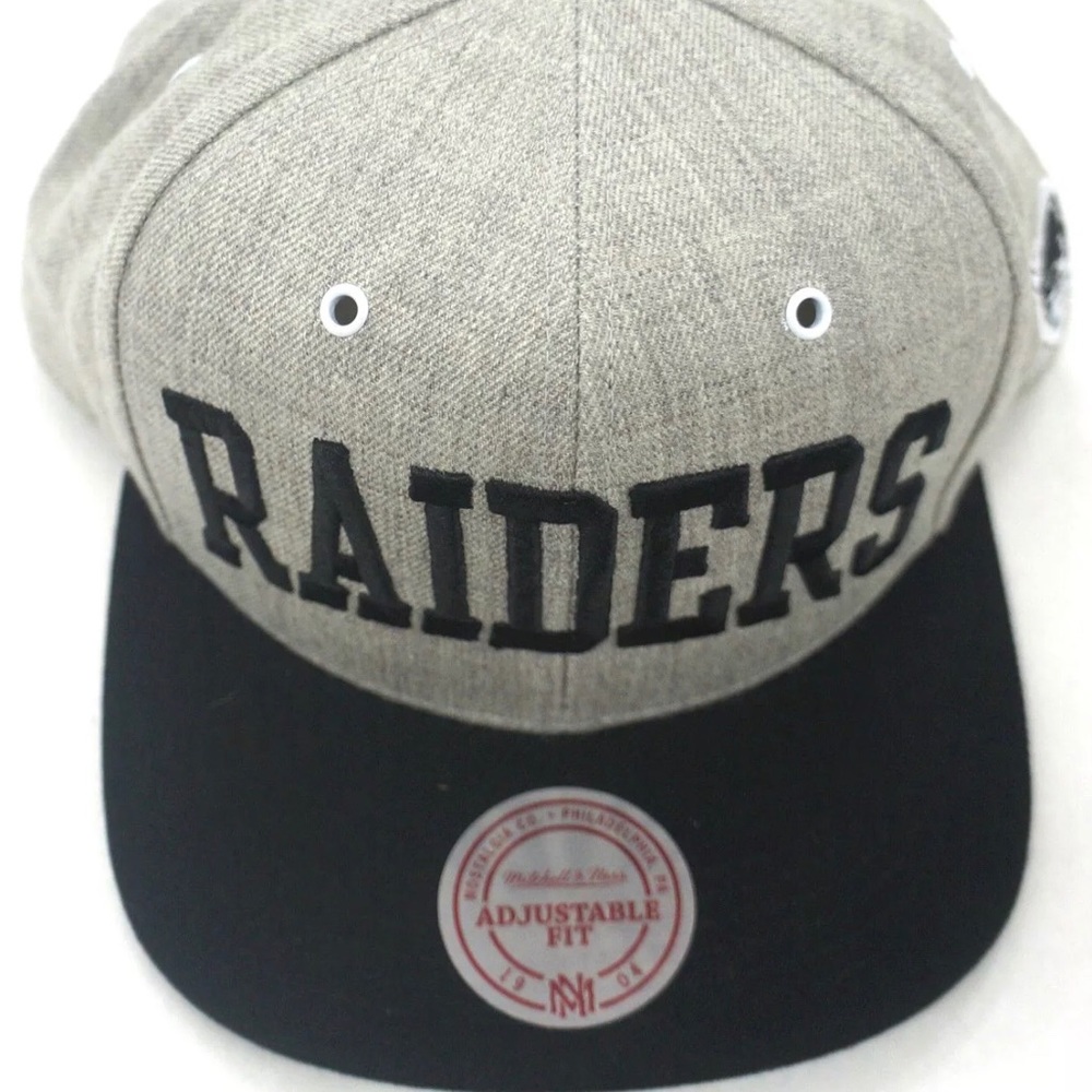 Limited Vintage Mitchell and Ness RAIDERS Snapback